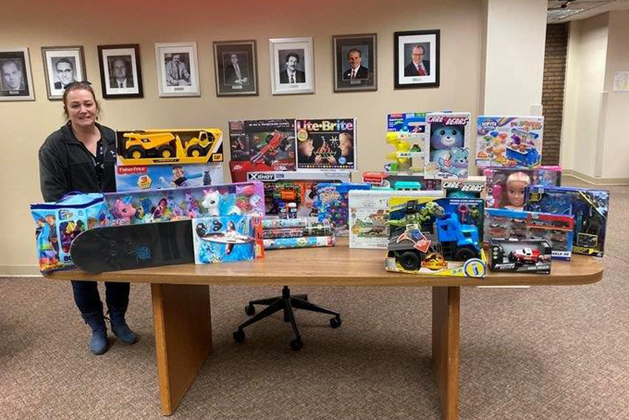 outreach-slideshow-toys-for-tots